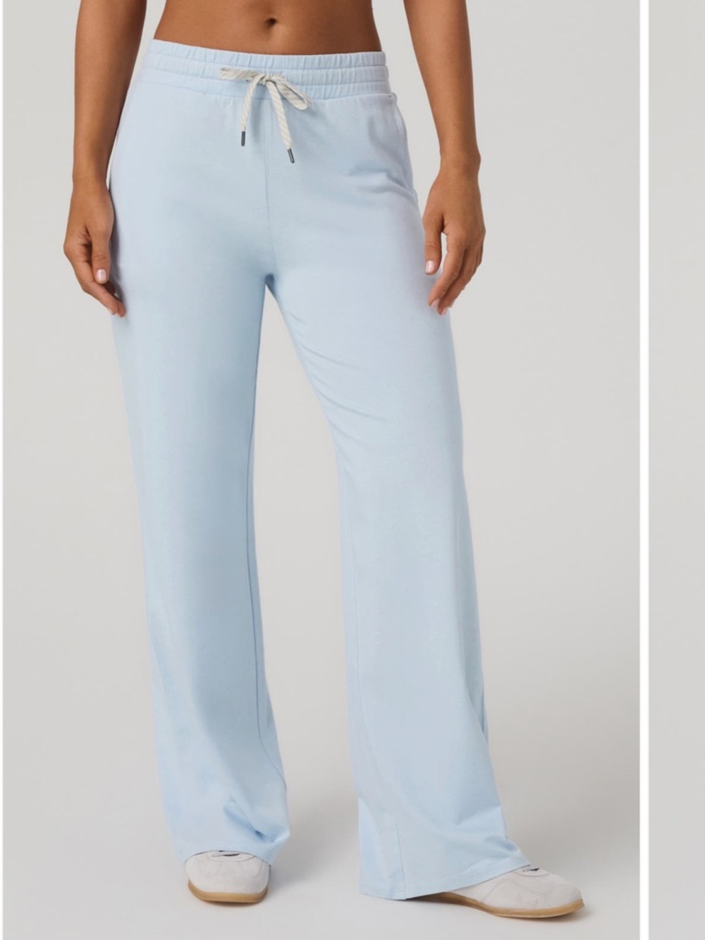 Vuori Halo Wide Leg Essential Pant in Soft Sky Size Small